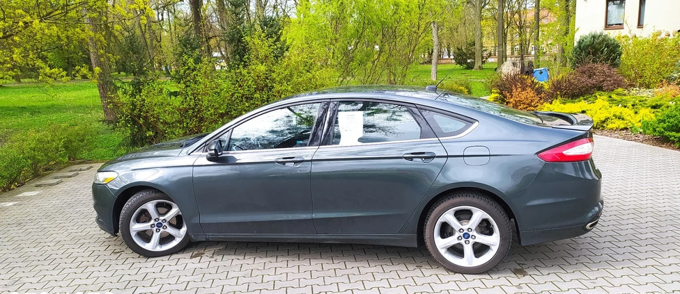 Ford Fusion cena 51500 przebieg: 180000, rok produkcji 2015 z Jedwabne małe 137